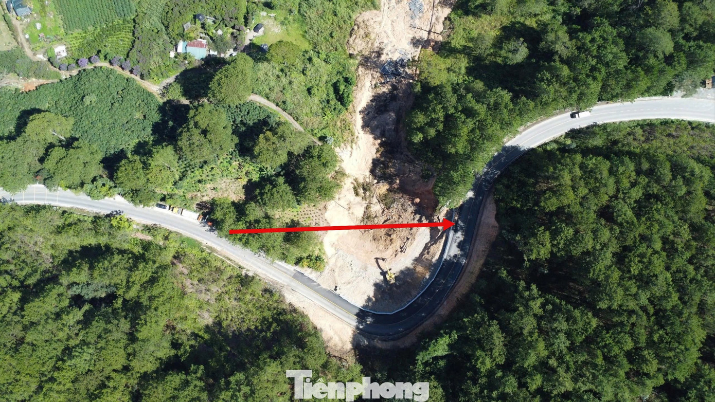 Đèo Mimosa sau khi thông xe qua đường tạm - Ảnh 9