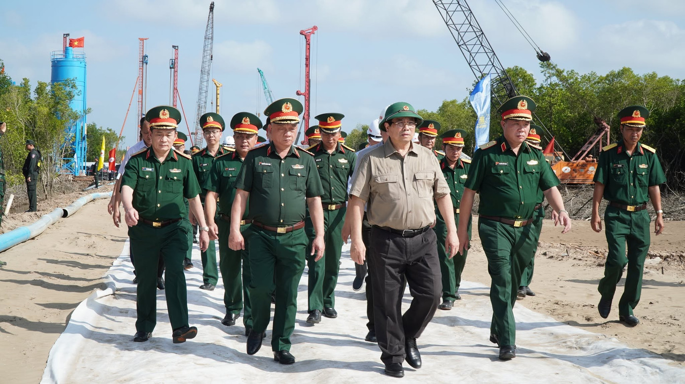 Thủ tướng kiểm tra công trình 'để đời' ở Cà Mau - Ảnh 1