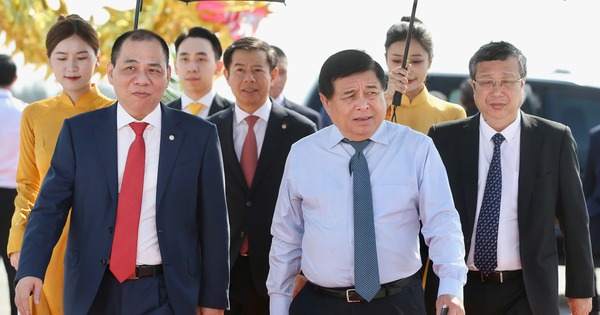 Chưa đầy 20 ngày nữa, Vingroup của tỷ phú Phạm Nhật Vượng sẽ khởi công loạt siêu dự án từ KĐT có vốn khủng nhất lịch sử đến metro, nhà máy thép