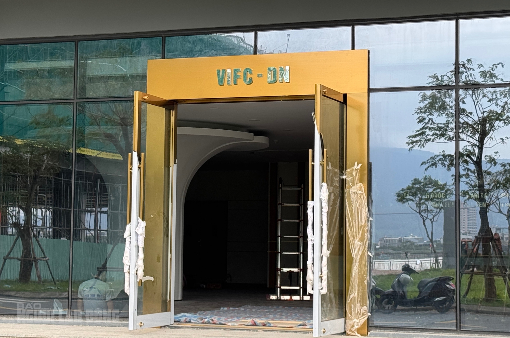Cận cảnh trụ sở đầu tiên của Trung tâm tài chính quốc tế Việt Nam tại Đà Nẵng - Ảnh 2