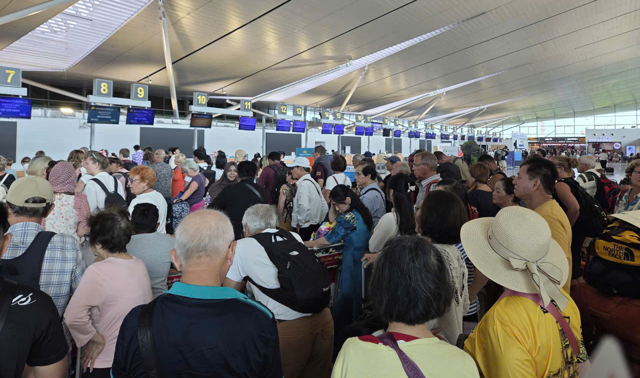 Bộ Xây dựng cấp giấy phép kinh doanh sân bay Phú Quốc cho Sun Group - Ảnh 1