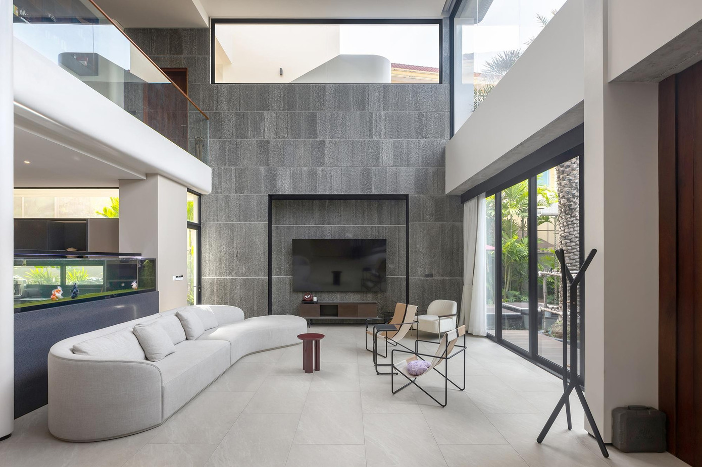 Biệt thự 3 tầng với kiến trúc mở, sống xanh giữa đô thị nhiệt đới - Ảnh 8