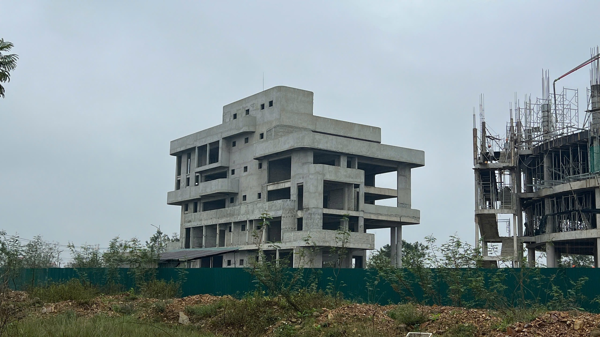 Vụ "chạy làng" khỏi gói thầu Trung tâm CNTT TP Huế: Tái mời thầu liệu có vượt dự toán? - Ảnh 2