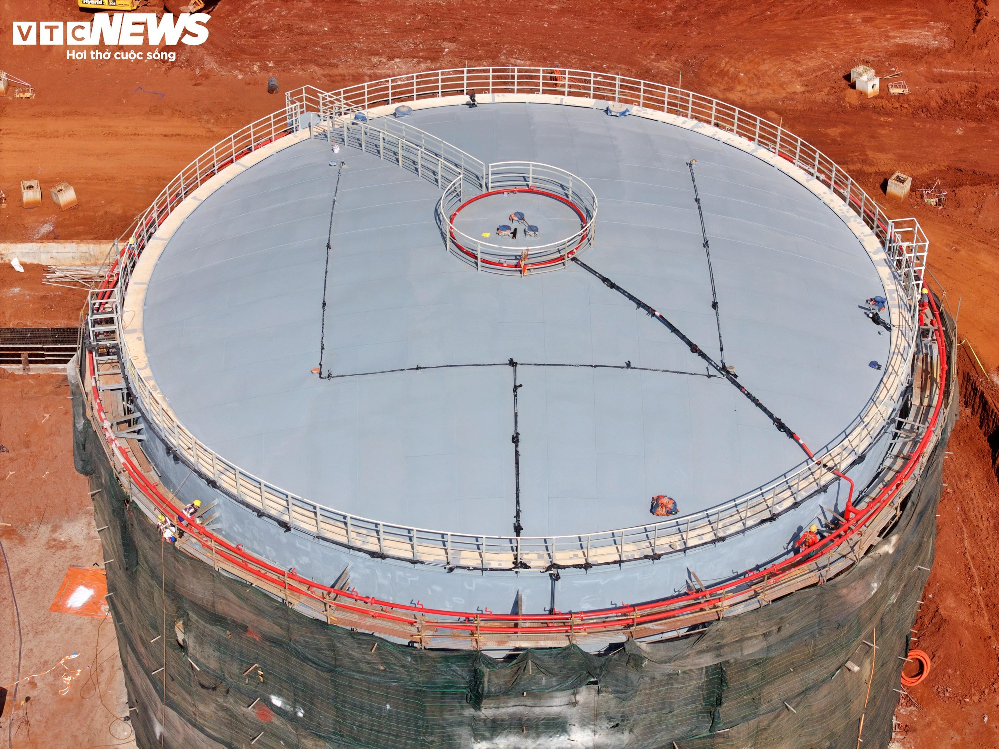 Cận cảnh hệ thống chứa nhiên liệu hơn 2.800 tỷ ở sân bay Long Thành - Ảnh 4