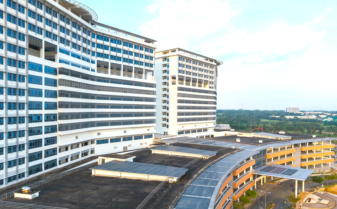 Bệnh viện lớn nhất TPHCM sau 10 năm xây dựng - Ảnh 4