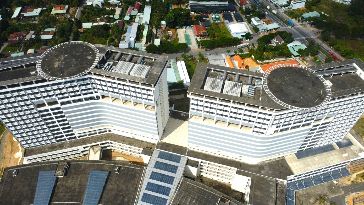 Bệnh viện lớn nhất TPHCM sau 10 năm xây dựng - Ảnh 8