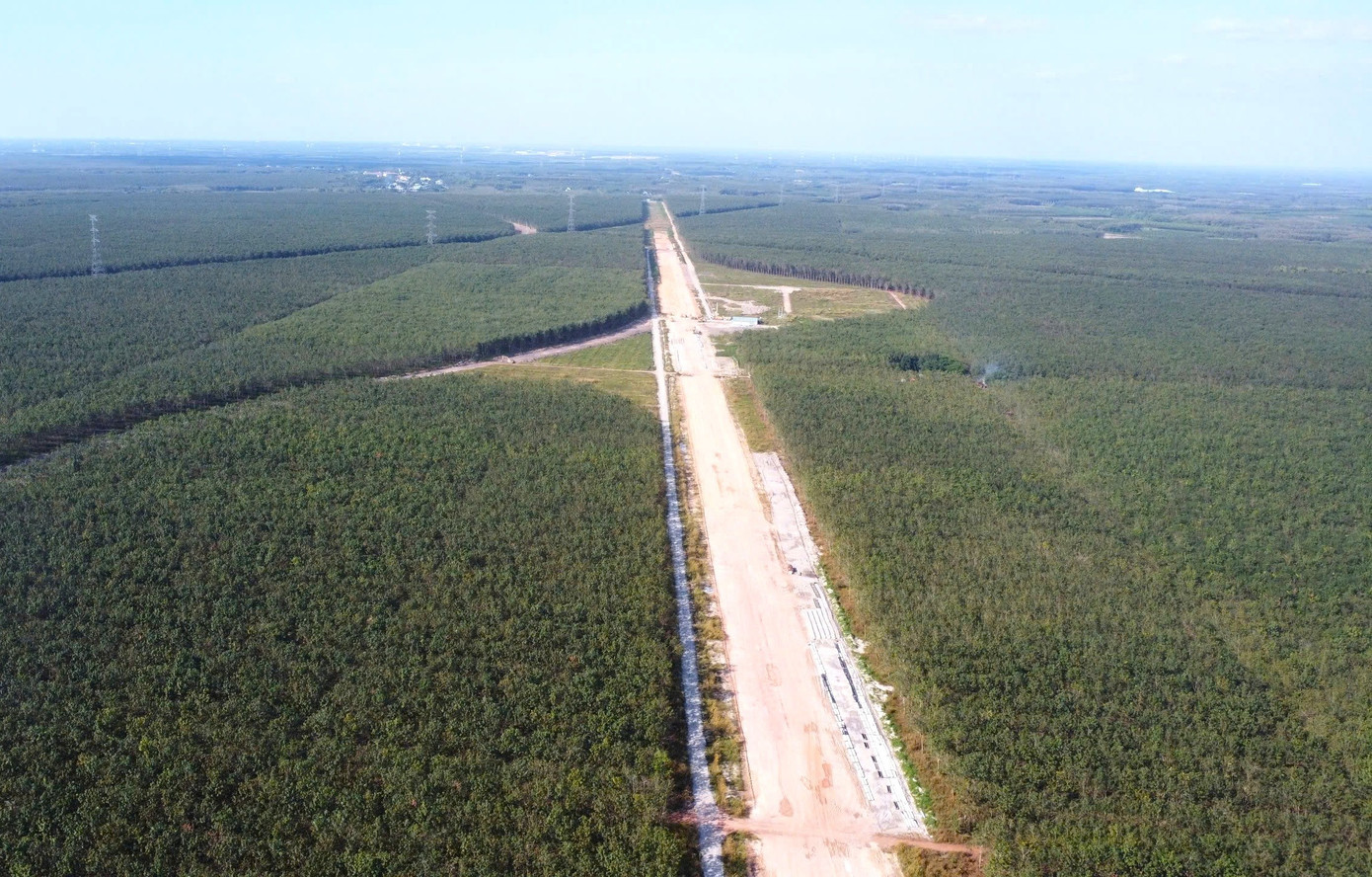 Hình hài đường cao tốc TPHCM đi Tây Nguyên sau gần 1 năm khởi công - Ảnh 12