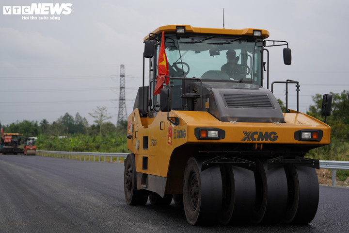 Loạt dự án trọng điểm phía Nam tăng tốc trước 'giờ G' - Ảnh 7