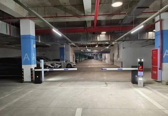 Từng bắt bốc thăm giành suất, "hét giá" cả tỷ đồng chỗ đậu ô tô dưới hầm, bất ngờ nhiều chung cư sale tới 80% vì ế khách - Ảnh 1