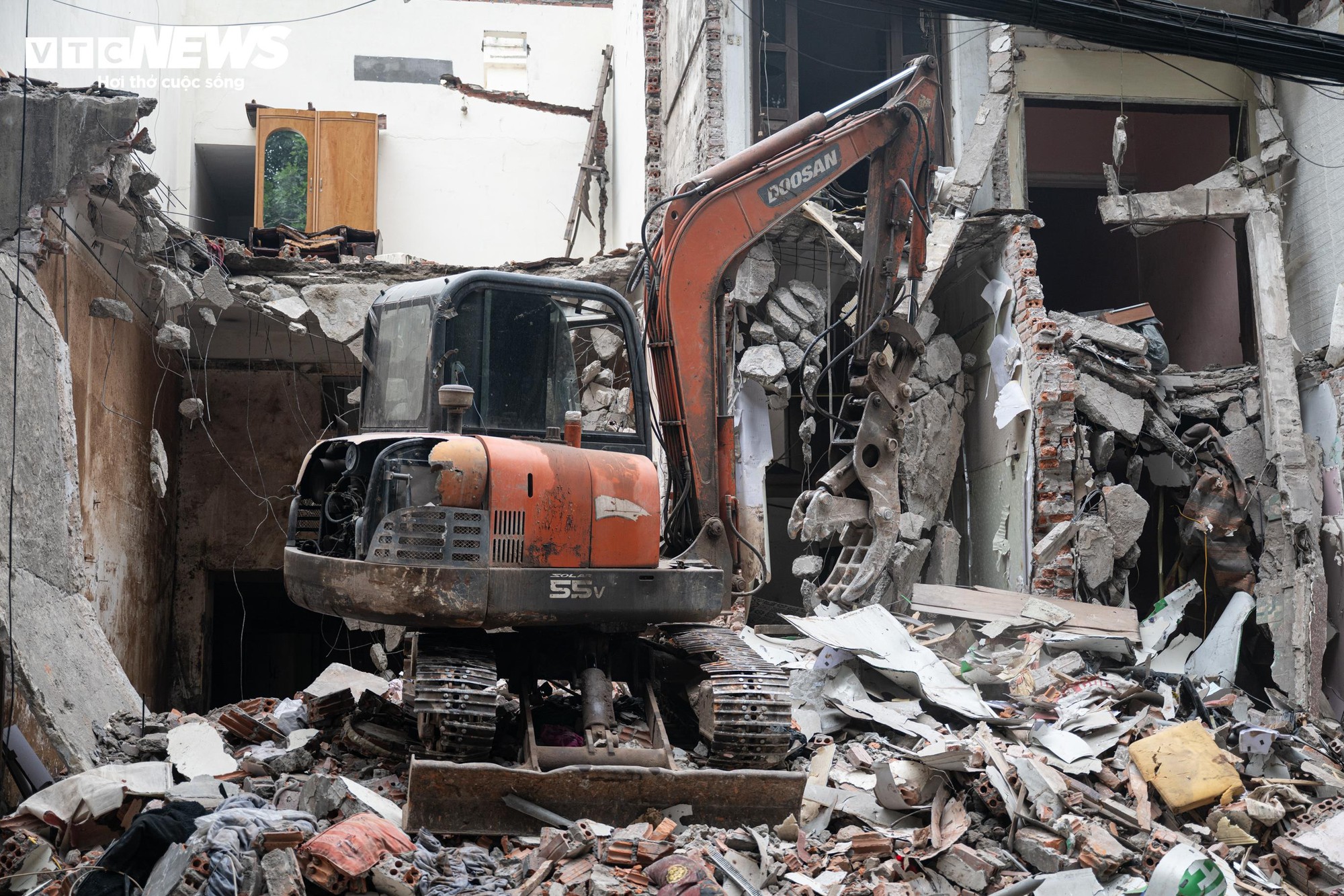 Hà Nội phá dỡ loạt công trình để làm tuyến đường ‘đắt nhất hành tinh’ - Ảnh 5