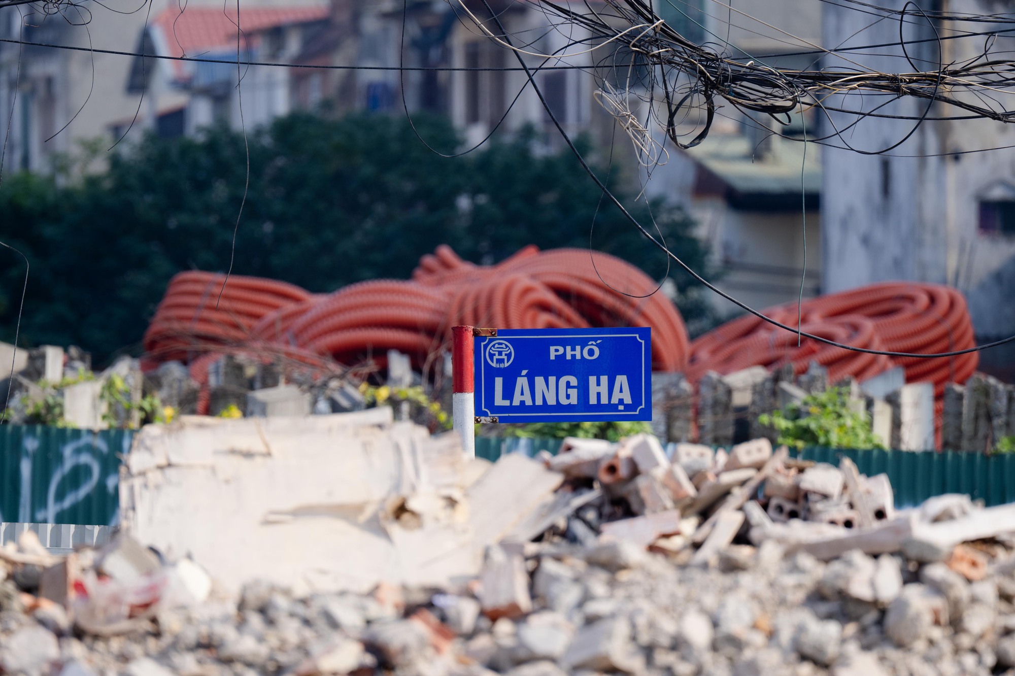 Toàn cảnh hiện trạng đường Đê La Thành sau khi được giải toả để xây đường vành đai 1 - Ảnh 15