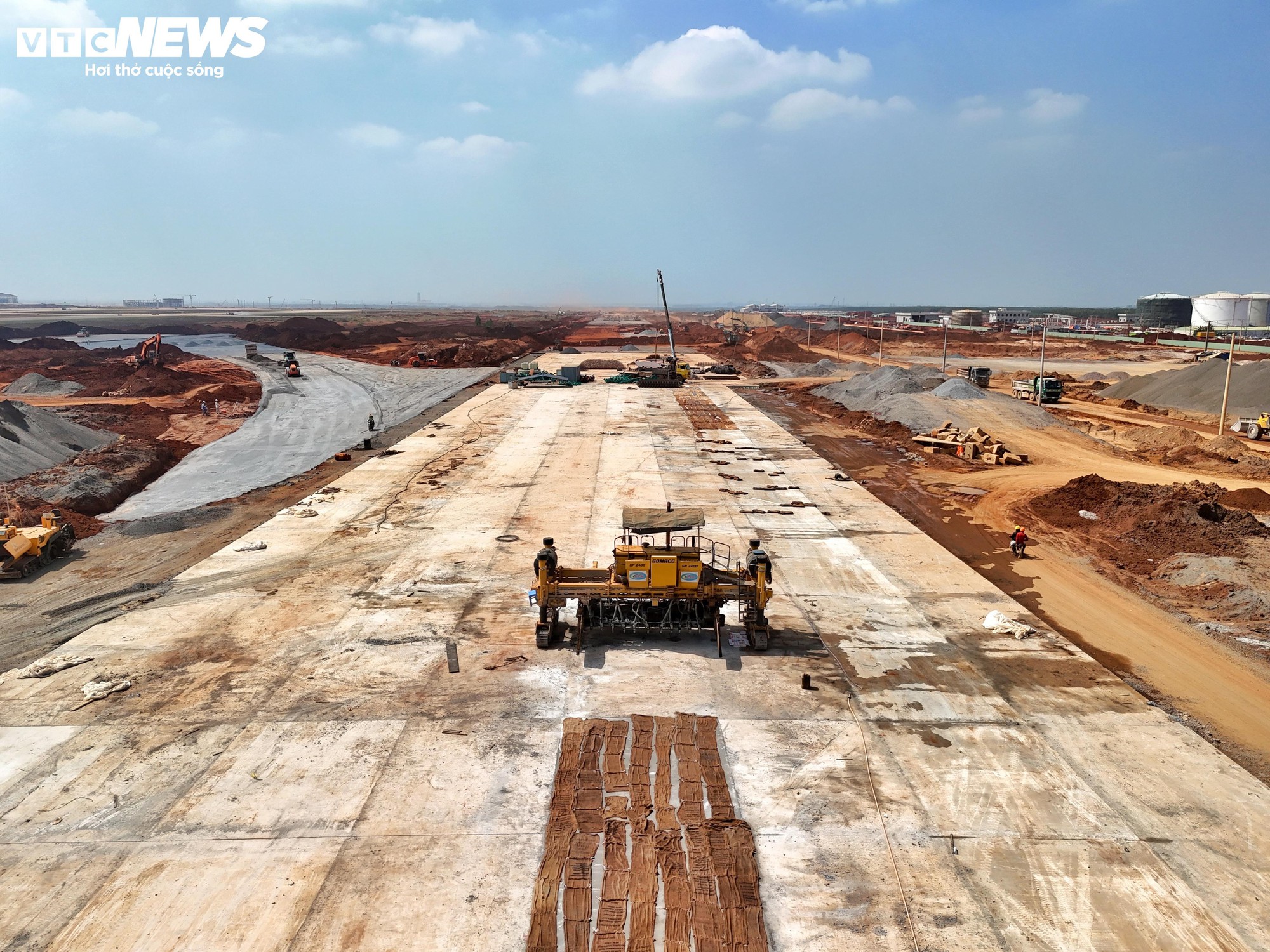 Cận cảnh hệ thống chứa nhiên liệu hơn 2.800 tỷ ở sân bay Long Thành - Ảnh 12