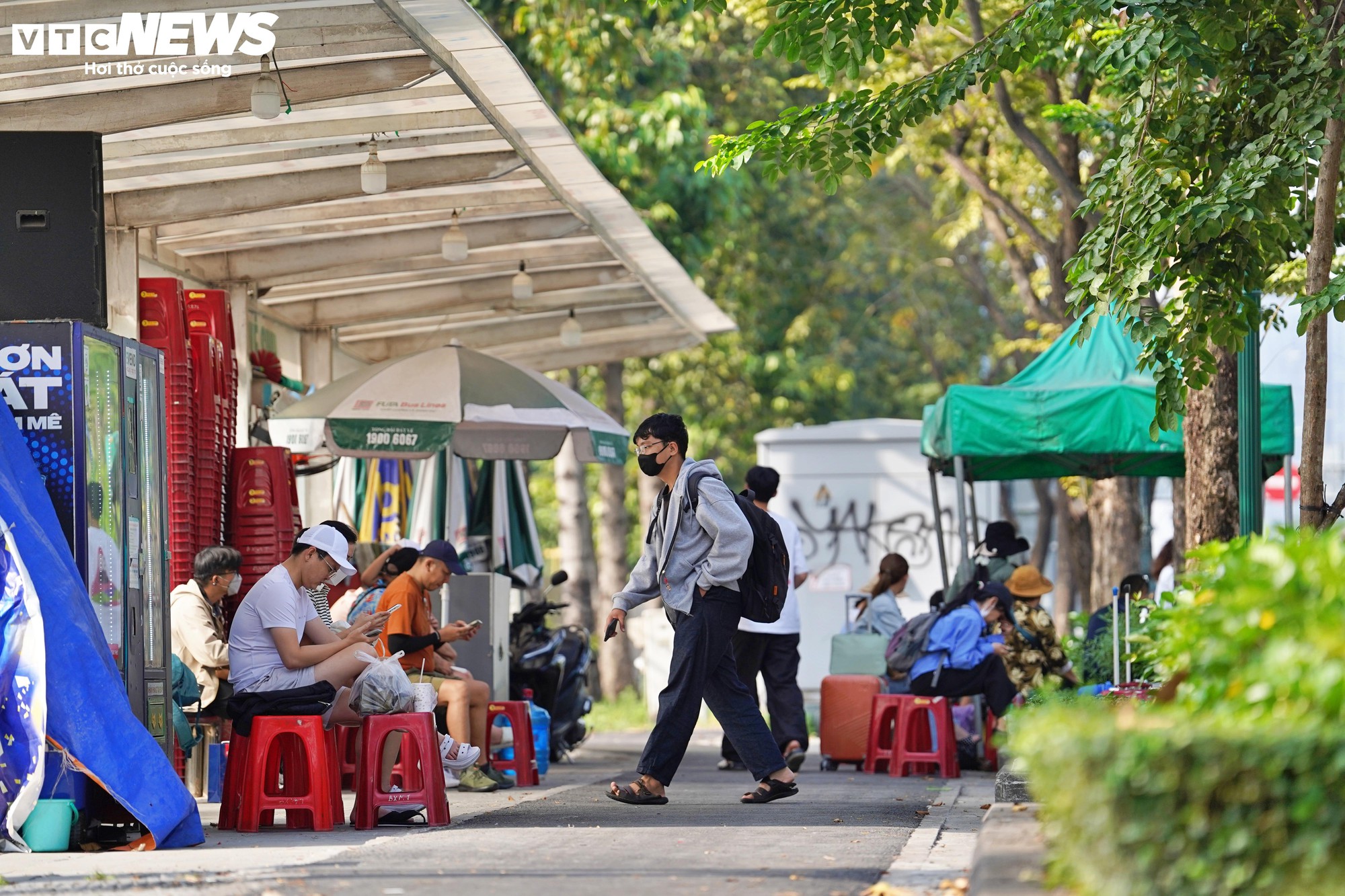 Cận cảnh đường dành riêng cho xe đạp đầu tiên ở TP.HCM trước ngày về đích - Ảnh 7