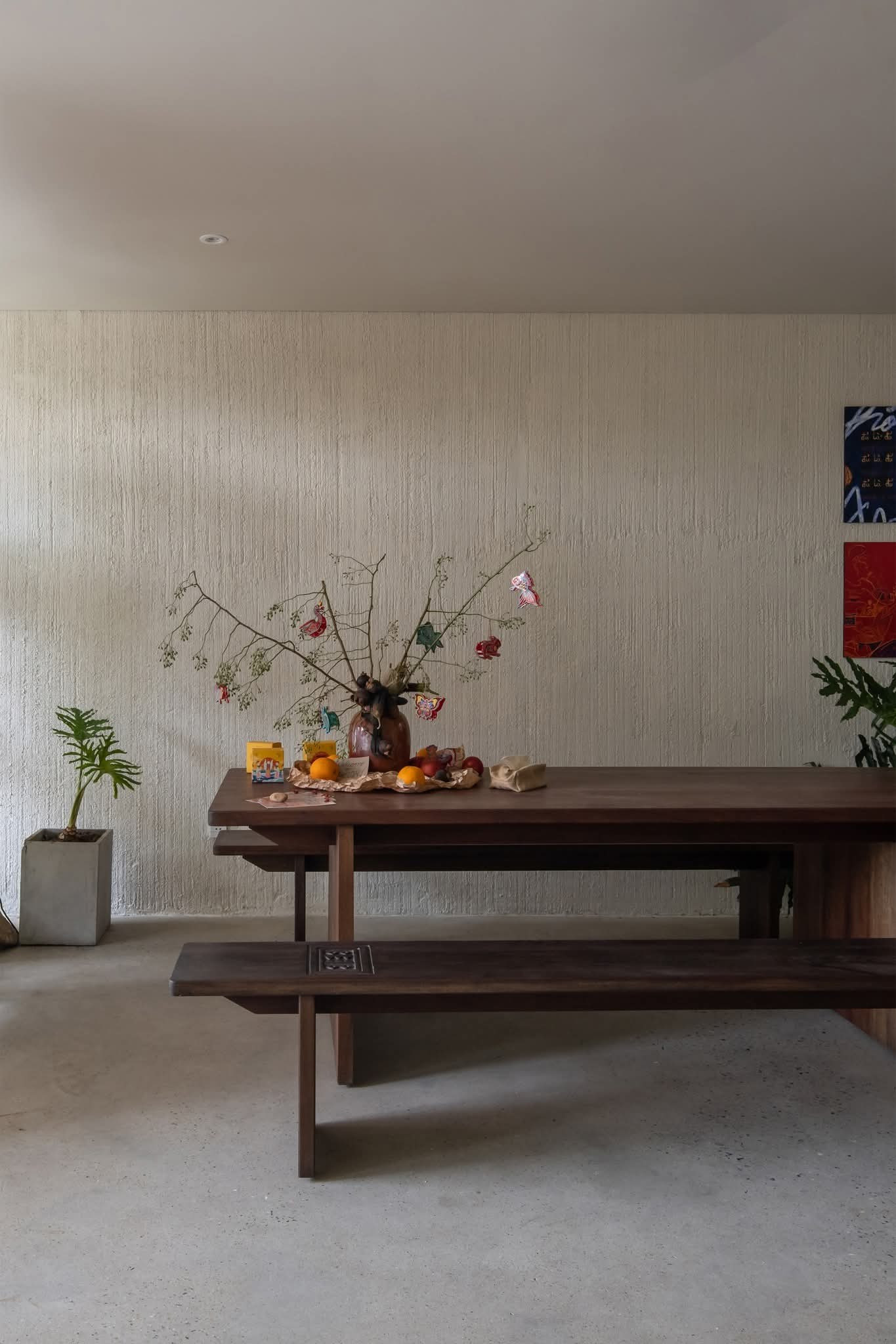 Thiết kế bể bơi giữa ngôi nhà cho gia chủ thư giãn cùng thiên nhiên - Ảnh 7