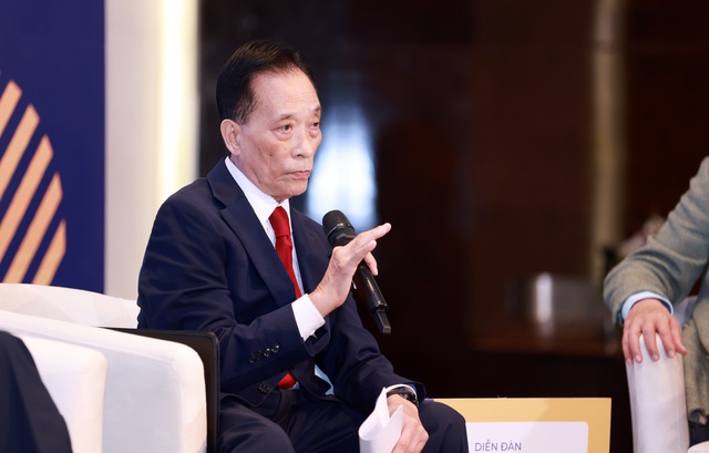 TS. Nguyễn Trí Hiếu cảnh báo dấu hiệu bong bóng trên thị trường bất động sản Việt Nam - Ảnh 2