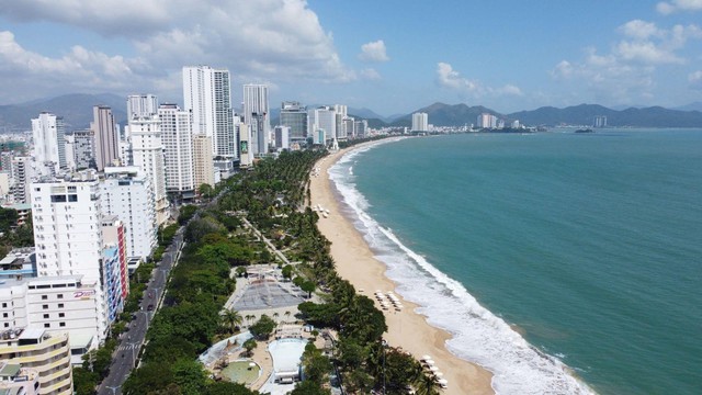 Kinh tế đêm Nha Trang: Đâu là “mũi khoan” đủ sắc để đào sâu “mỏ vàng”? - Ảnh 1