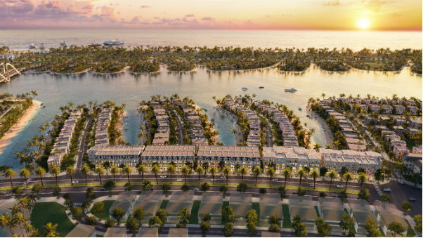 Tĩnh tại biển riêng và sức sống tâm điểm - Giao hòa hai sắc thái sống tại Vịnh Tiên - Ảnh 1