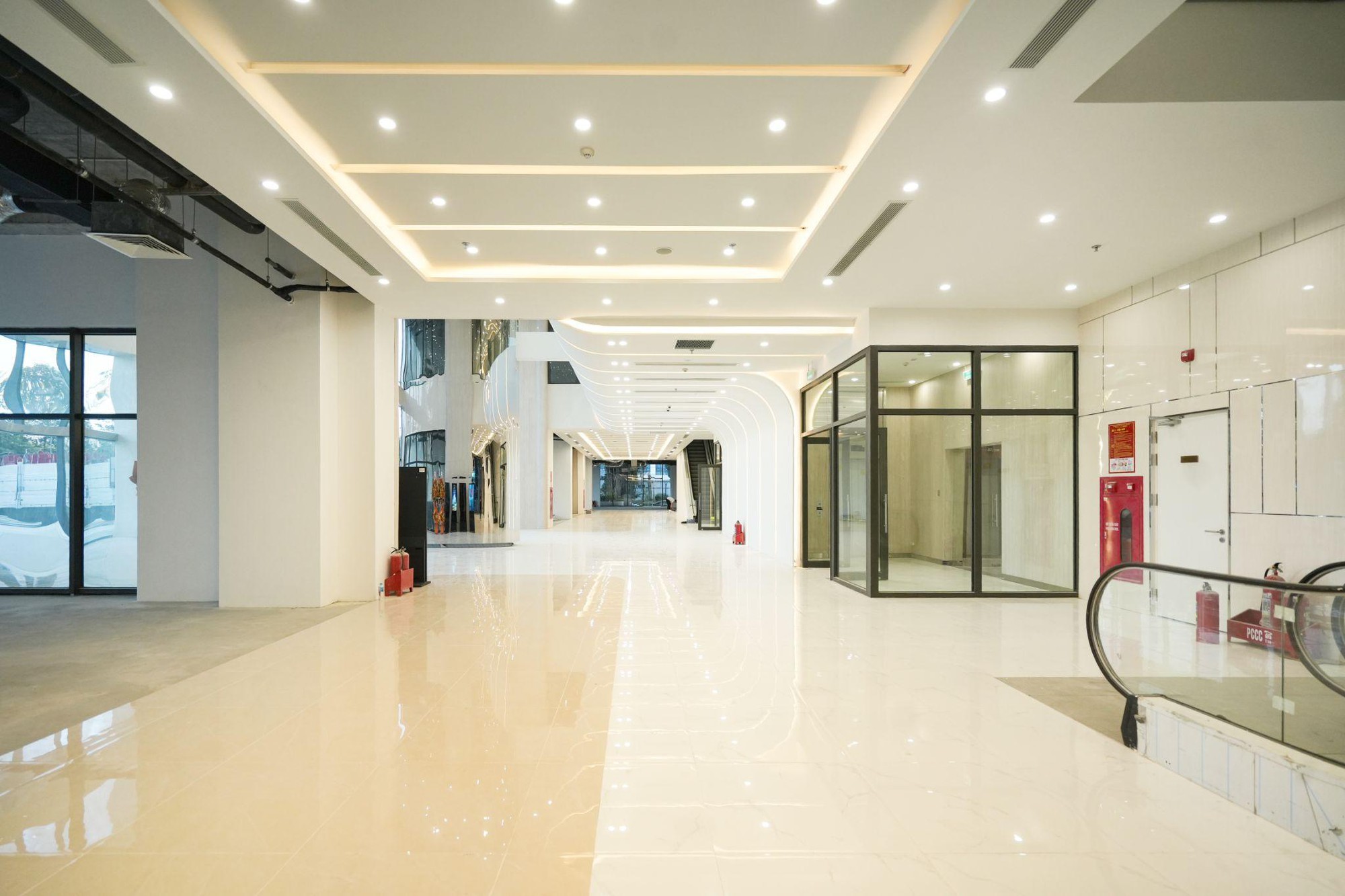 ROX Tower Goldmark City bắt nhịp xu hướng văn phòng "Work - Live - Enjoy" - Ảnh 2