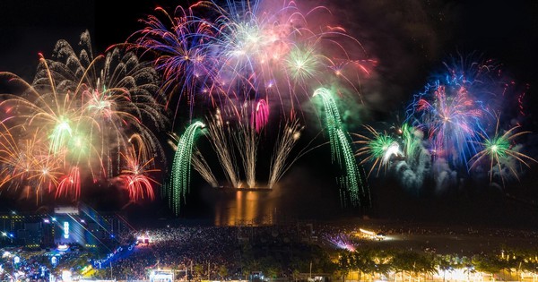 Downtown du lịch 24/7: Nhịp sống không ngủ của đô thị ven biển Bãi Cháy