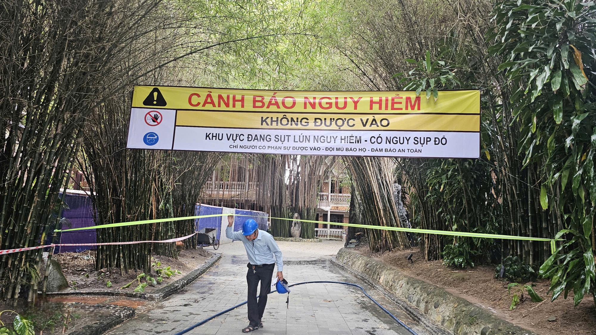 Xây chung cư Stown Gateway làm nứt tường, sụt lún: Chủ Resort 4 sao ở TPHCM đề nghị ngừng thi công - Ảnh 1