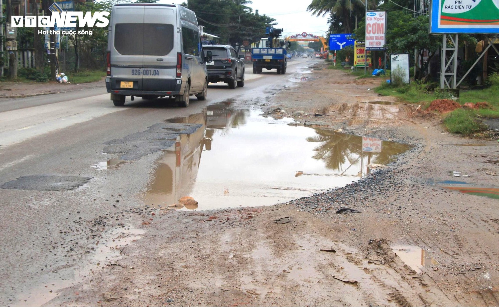 Quốc lộ 14B nát như tương, dân ngao ngán dự án cải tạo gần 780 tỷ thi công ì ạch - Ảnh 2