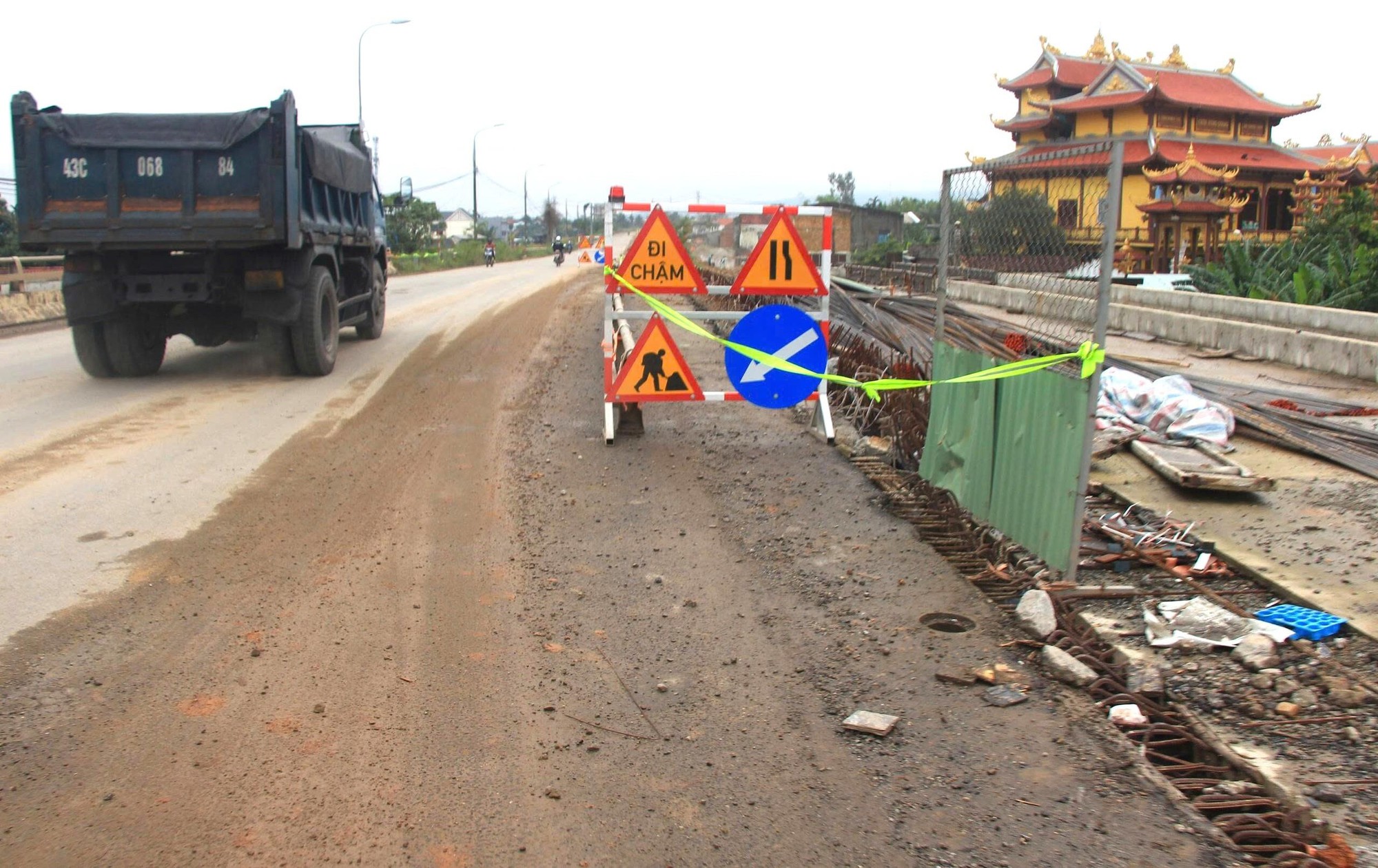 Quốc lộ 14B nát như tương, dân ngao ngán dự án cải tạo gần 780 tỷ thi công ì ạch - Ảnh 5