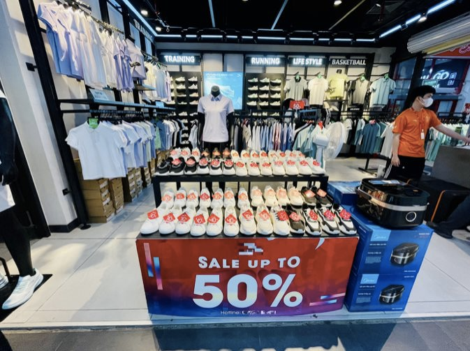 Giá thuê mặt bằng bán lẻ đảo chiều tăng, trải nghiệm mua sắm trở thành “vũ khí” cạnh tranh - Ảnh 1