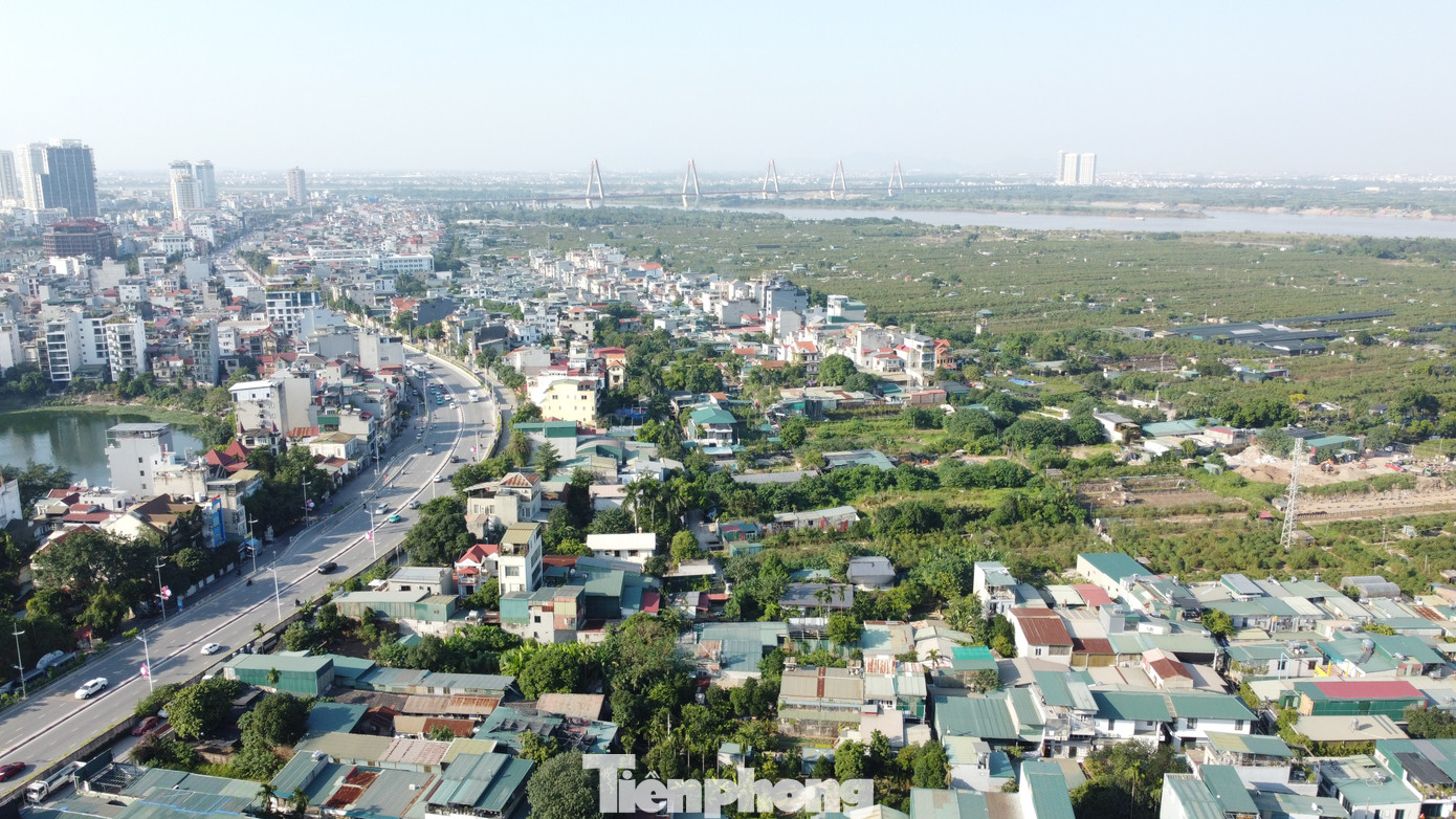 Phường rộng nhất Hà Nội ‘xoay như chong chóng’ với vi phạm xây dựng: Cũ chưa dỡ, mới đã mọc - Ảnh 12