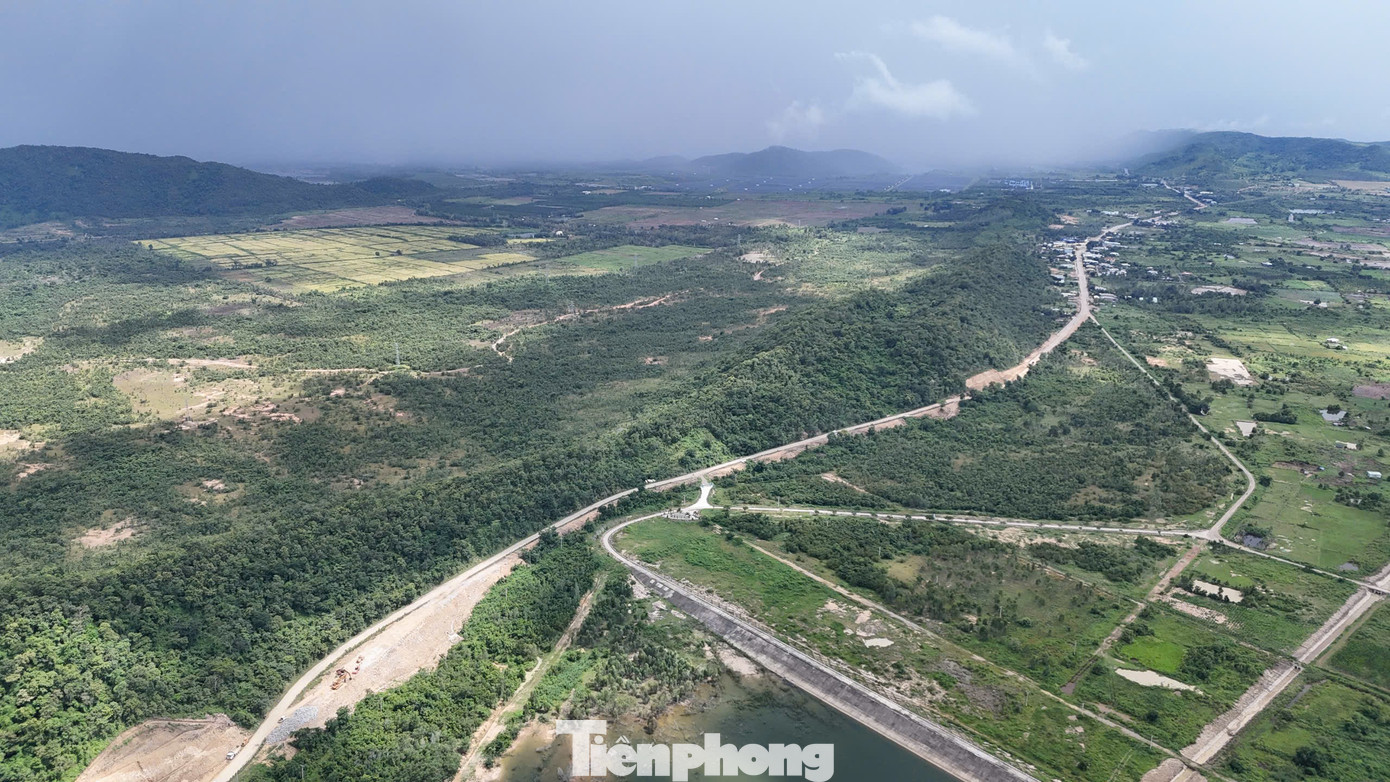 Cảnh cáo nhà thầu thi công quốc lộ 28B kiểu 'rùa bò' - Ảnh 1