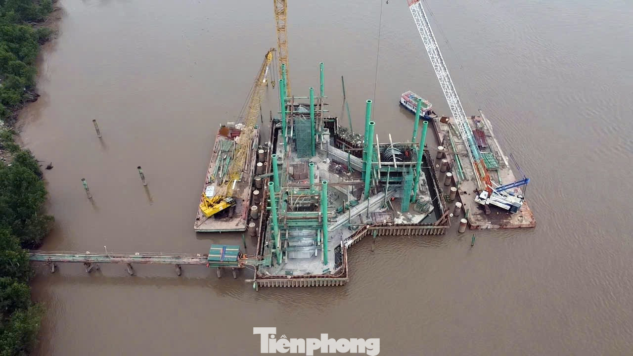 Cận cảnh tiến độ thi công cầu 6.200 tỷ nối trung tâm Hải Phòng với các khu đô thị mới - Ảnh 15