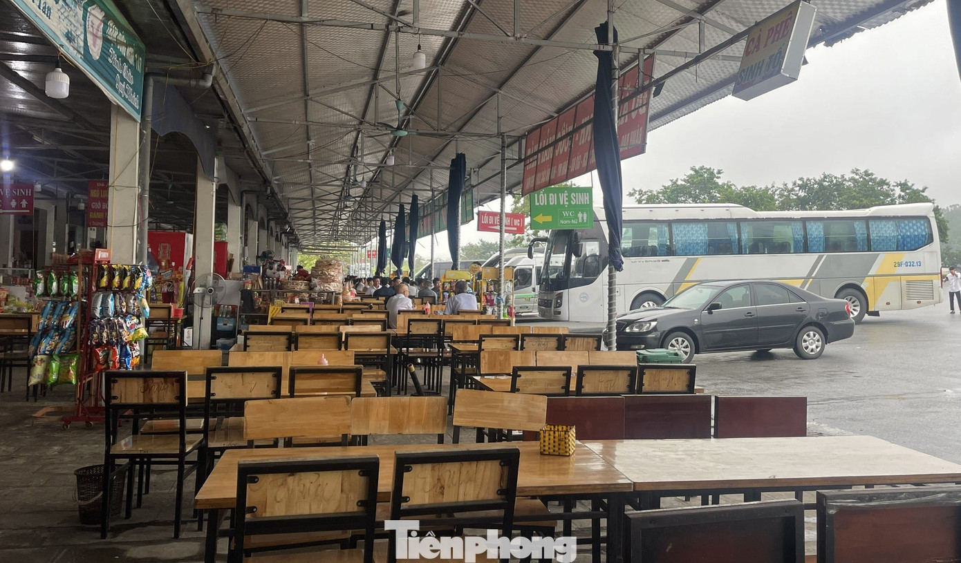 Tài xế 'ngóng' trạm dừng nghỉ trên cao tốc - Ảnh 1