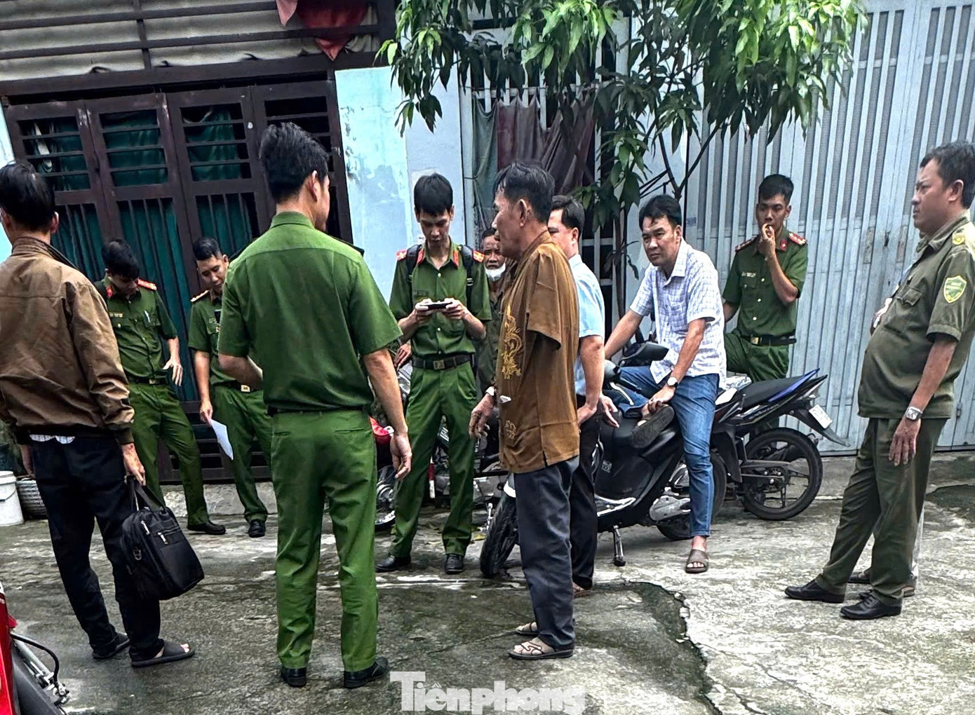 Khởi tố vụ án ‘ xây nhầm’ gần 50 căn nhà trên đất người khác ở TPHCM - Ảnh 1