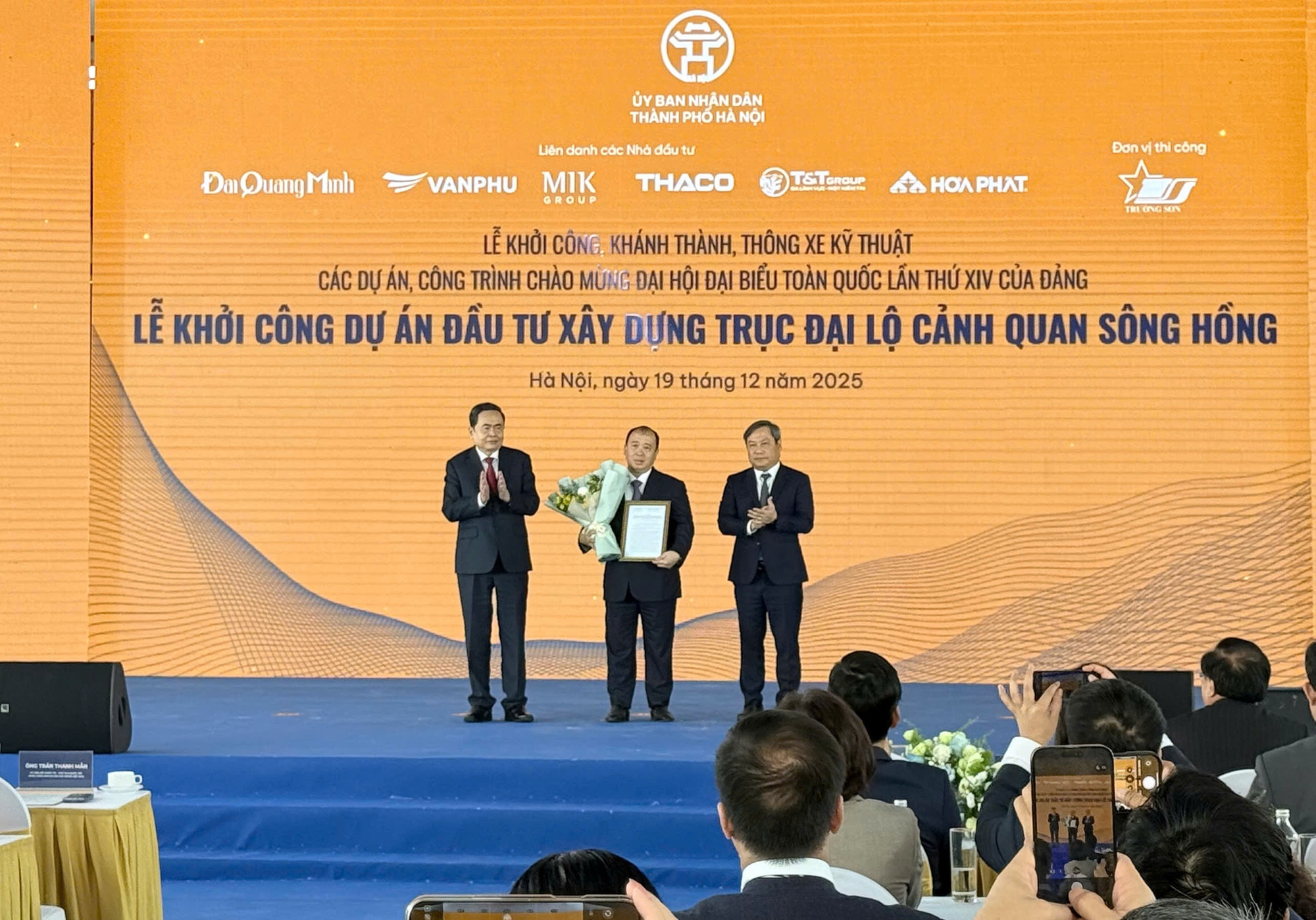 MIK Group bất ngờ rút lui, lộ diện chân dung "anh cả" siêu dự án Trục Đại lộ cảnh quan sông Hồng? - Ảnh 2