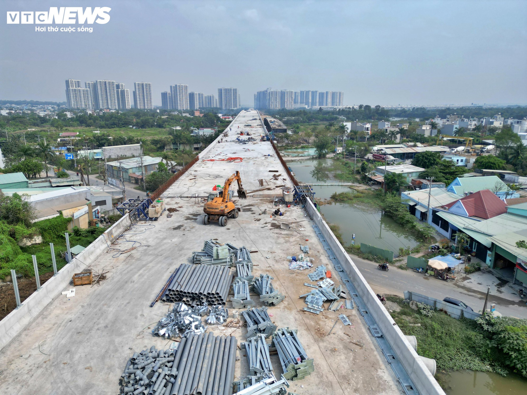 Ngắm Vành đai 3 từ trên cao qua khu đô thị ở TP.HCM trước ngày thông xe - Ảnh 5