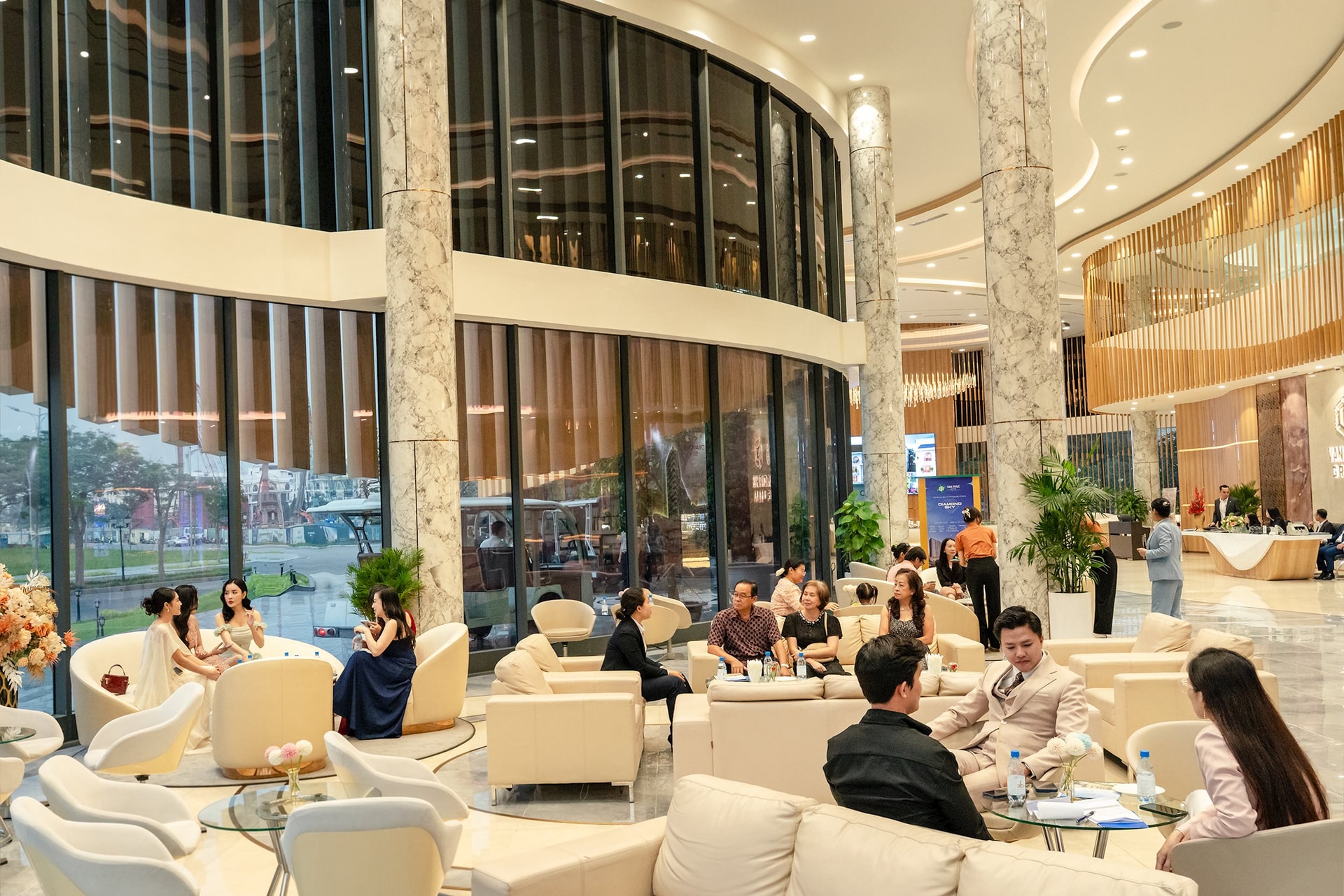 Chính sách bán hàng cuối năm “chưa từng thấy” trên thị trường địa ốc: Có dự án chiết khấu gần 30% - Ảnh 2