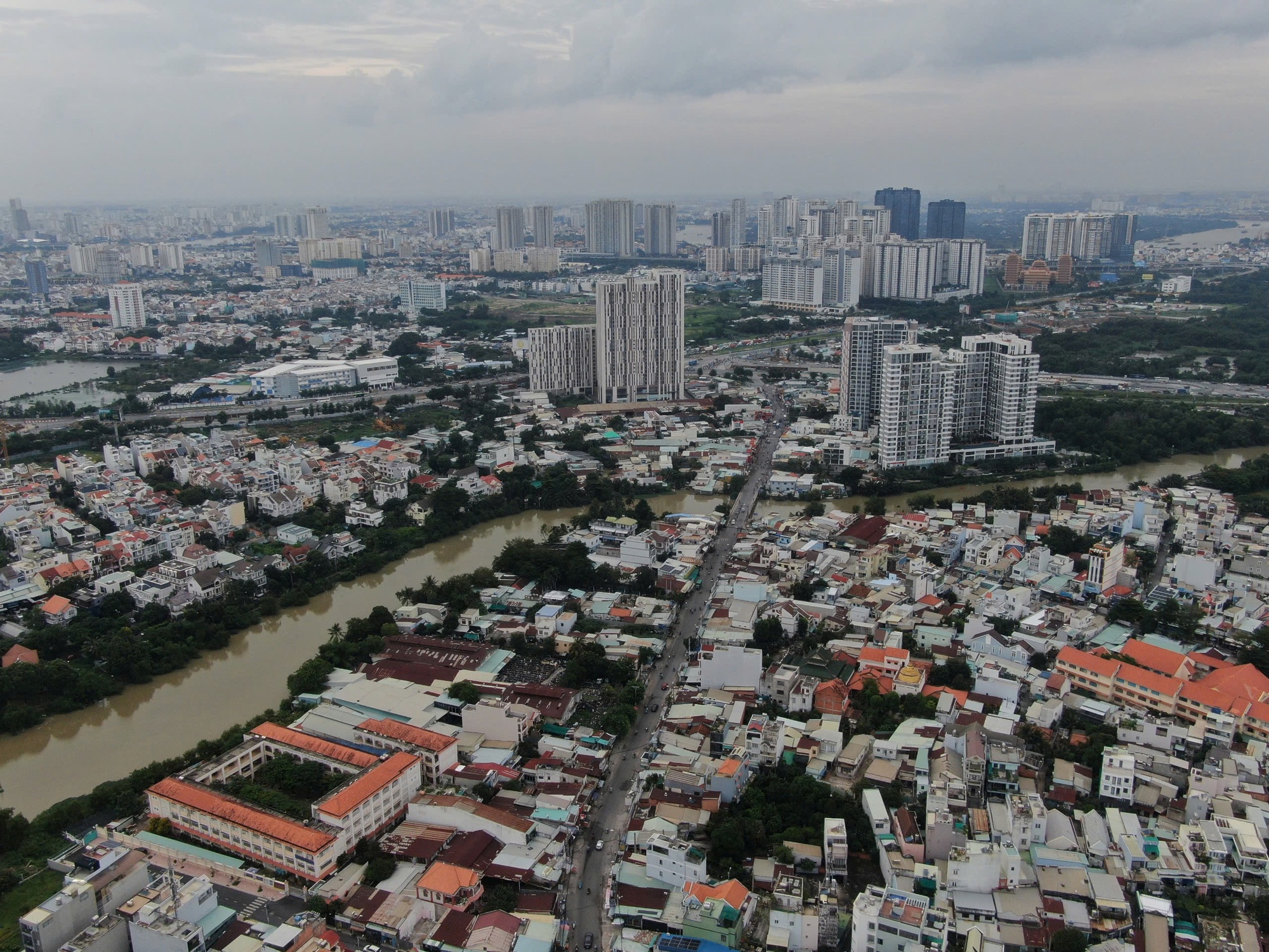 Đề xuất gần 8.800 tỉ đồng mở đường “giải cứu” cảng Cát Lái - Ảnh 1