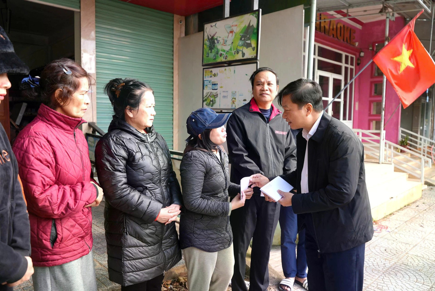 Bị Thủ tướng phê bình, Quảng Trị cam kết sửa chữa 12 ngôi nhà hư hỏng xong trước Tết Nguyên đán - Ảnh 2