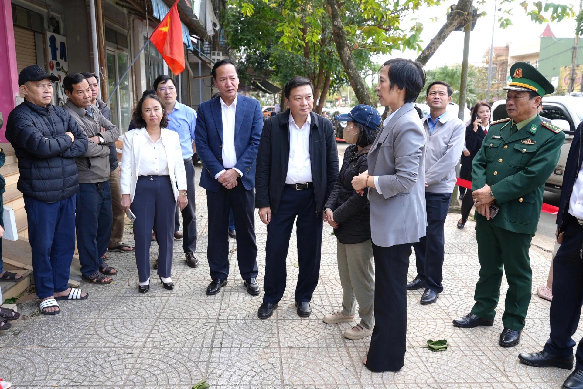 Bị Thủ tướng phê bình vì chậm sửa 12 nhà dân, Chủ tịch Quảng Trị báo cáo lý do - Ảnh 2