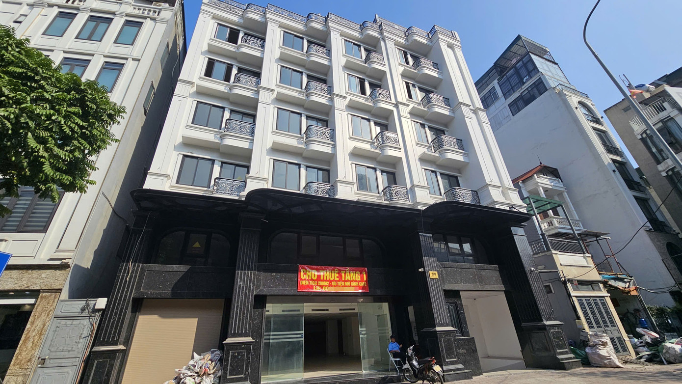 Cảnh nhà mặt phố cho thuê tại 'đất vàng' Hà Nội ế khách dịp cuối năm - Ảnh 11
