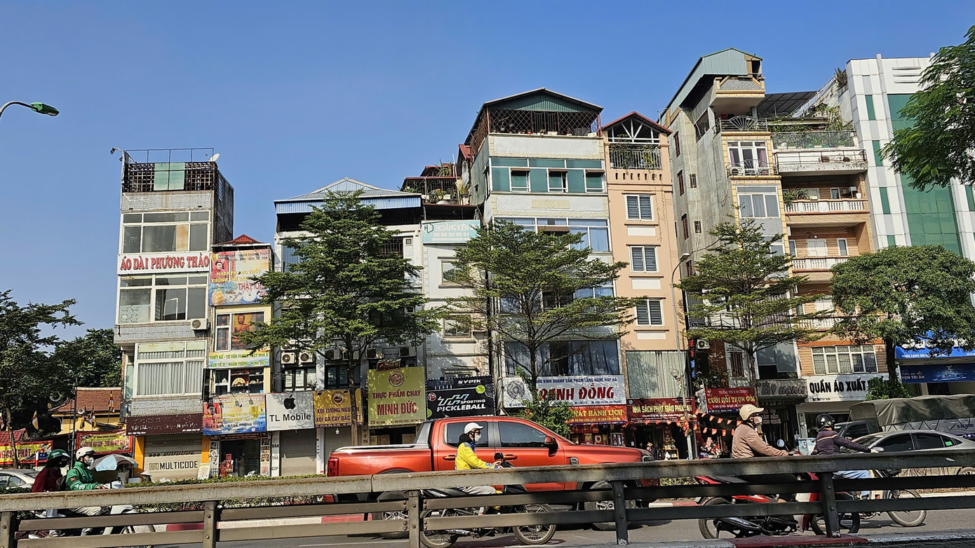 Thị trường nhà riêng lẻ Hà Nội: Quan tâm giảm, giá vẫn leo thang - Ảnh 1