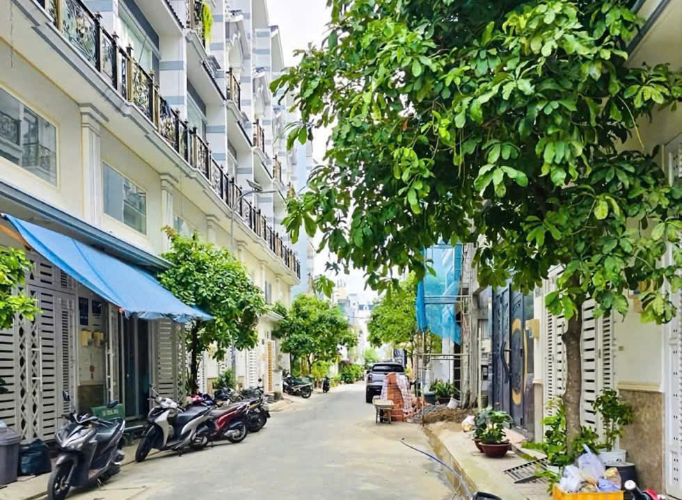 Nhà trong hẻm khó bán - Ảnh 1