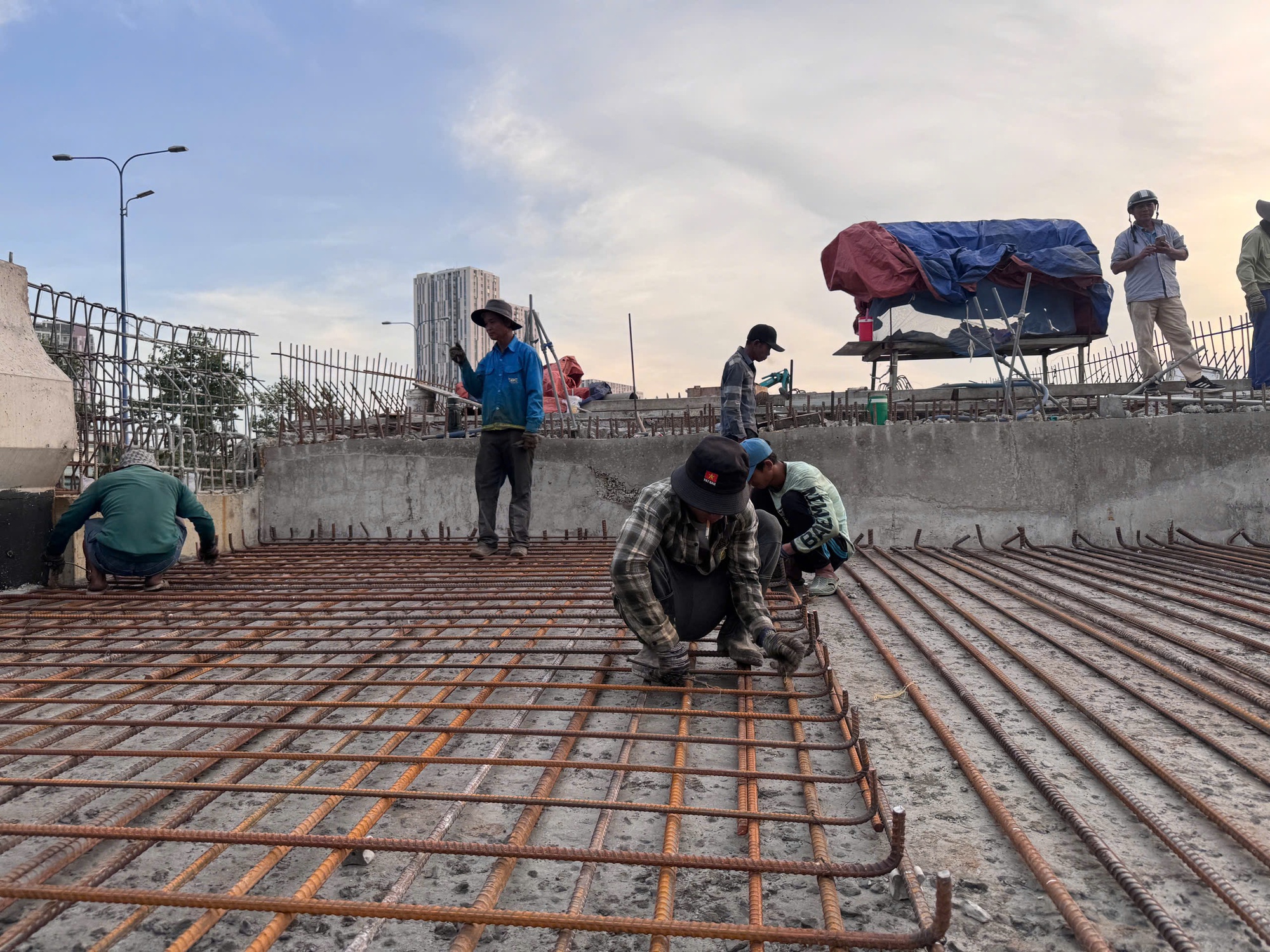 Hình ảnh công trường nút giao An Phú những ngày cuối năm - Ảnh 7