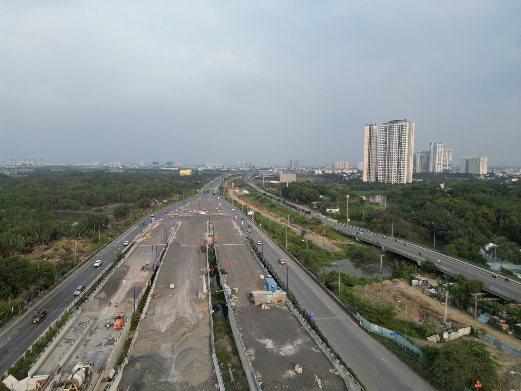 Hình ảnh công trường nút giao An Phú những ngày cuối năm - Ảnh 12