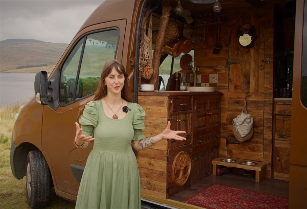 Căn nhà vỏn vẹn 4m² khiến triệu người ngỡ ngàng - Ảnh 2