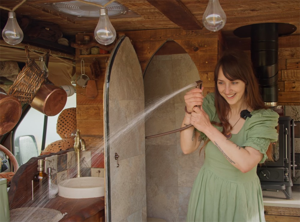 Căn nhà vỏn vẹn 4m² khiến triệu người ngỡ ngàng - Ảnh 6