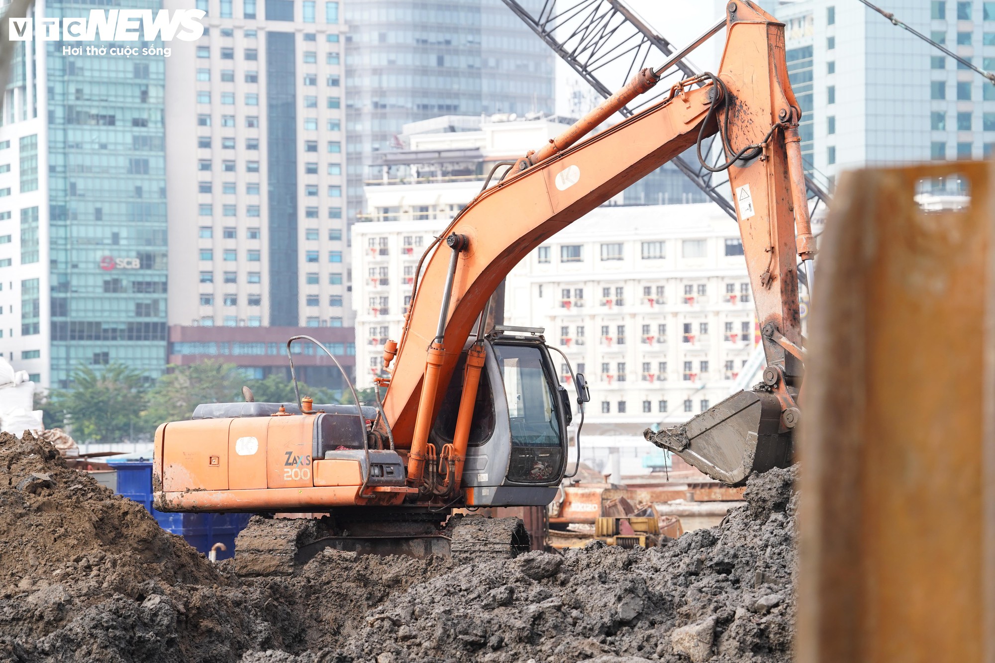 Cầu đi bộ nghìn tỷ qua sông Sài Gòn dần lộ diện sau 9 tháng thi công - Ảnh 5