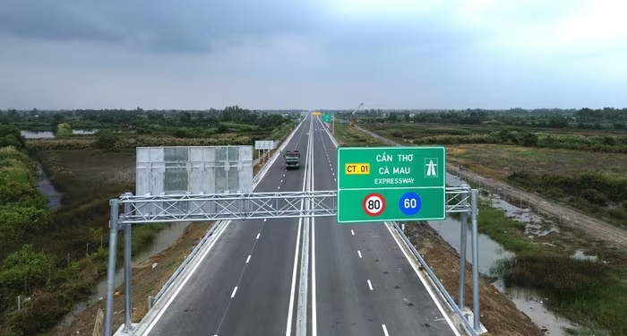 Đường cao tốc Cần Thơ – Cà Mau hơn 110 km thông xe toàn tuyến - Ảnh 1