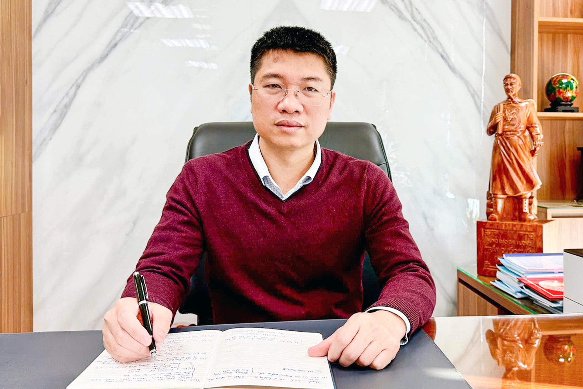 Phó Giám đốc Ban Quản lý dự án đầu tư xây dựng công trình giao thông thành phố Hà Nội Đặng Xuân Huấn: “Các dự án đều đang bám sát tiến độ theo kế hoạch” - Ảnh 1