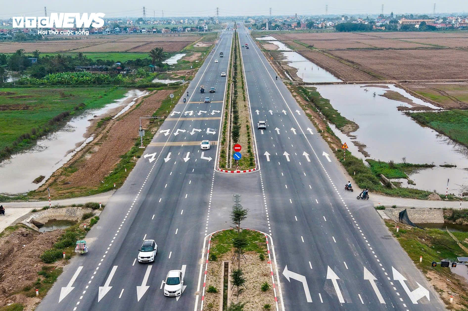 Chuỗi dự án giao thông nghìn tỷ tạo trục kết nối liên vùng ven biển Ninh Bình - Ảnh 1