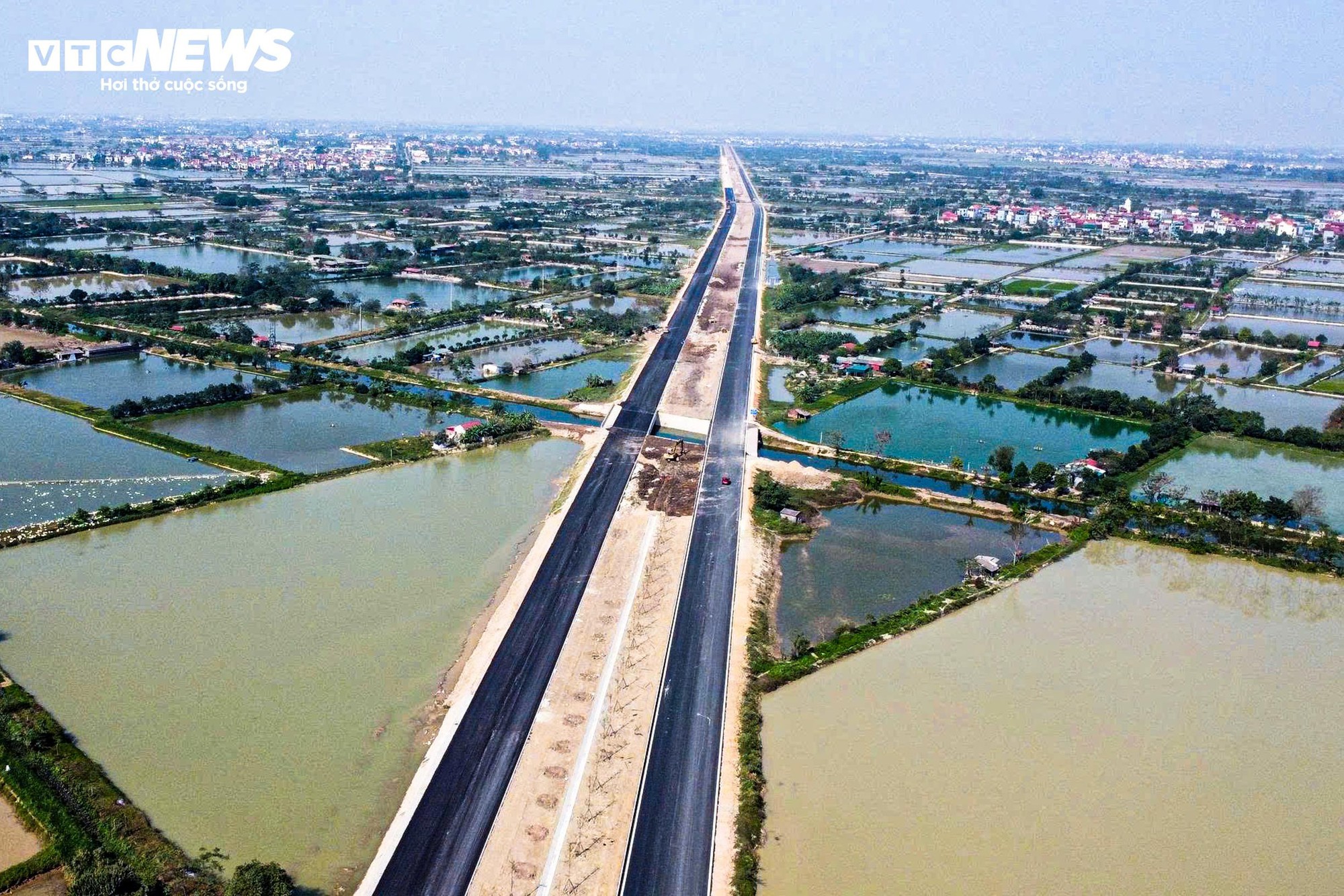 Đường trục phía Nam tăng tốc, chuẩn bị thông xe thêm 7km dịp Tết Nguyên đán - Ảnh 3